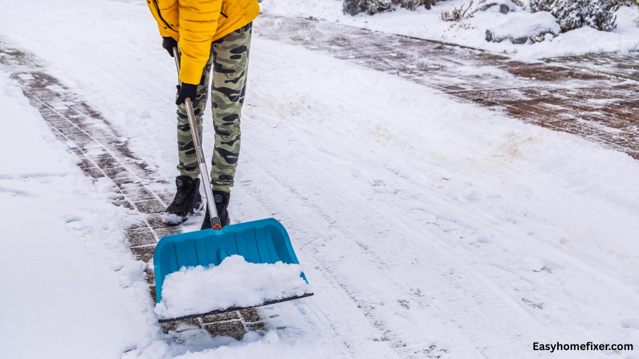 How to Remove Snow From Your Driveway & Sidewalk